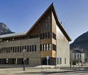 Contra el cierre del Centro de Ciencias de Benasque
