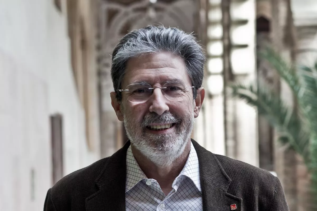 Adolfo Barrena participa en una mesa sobre la reforma del Senado en el Parlamento de Cataluña