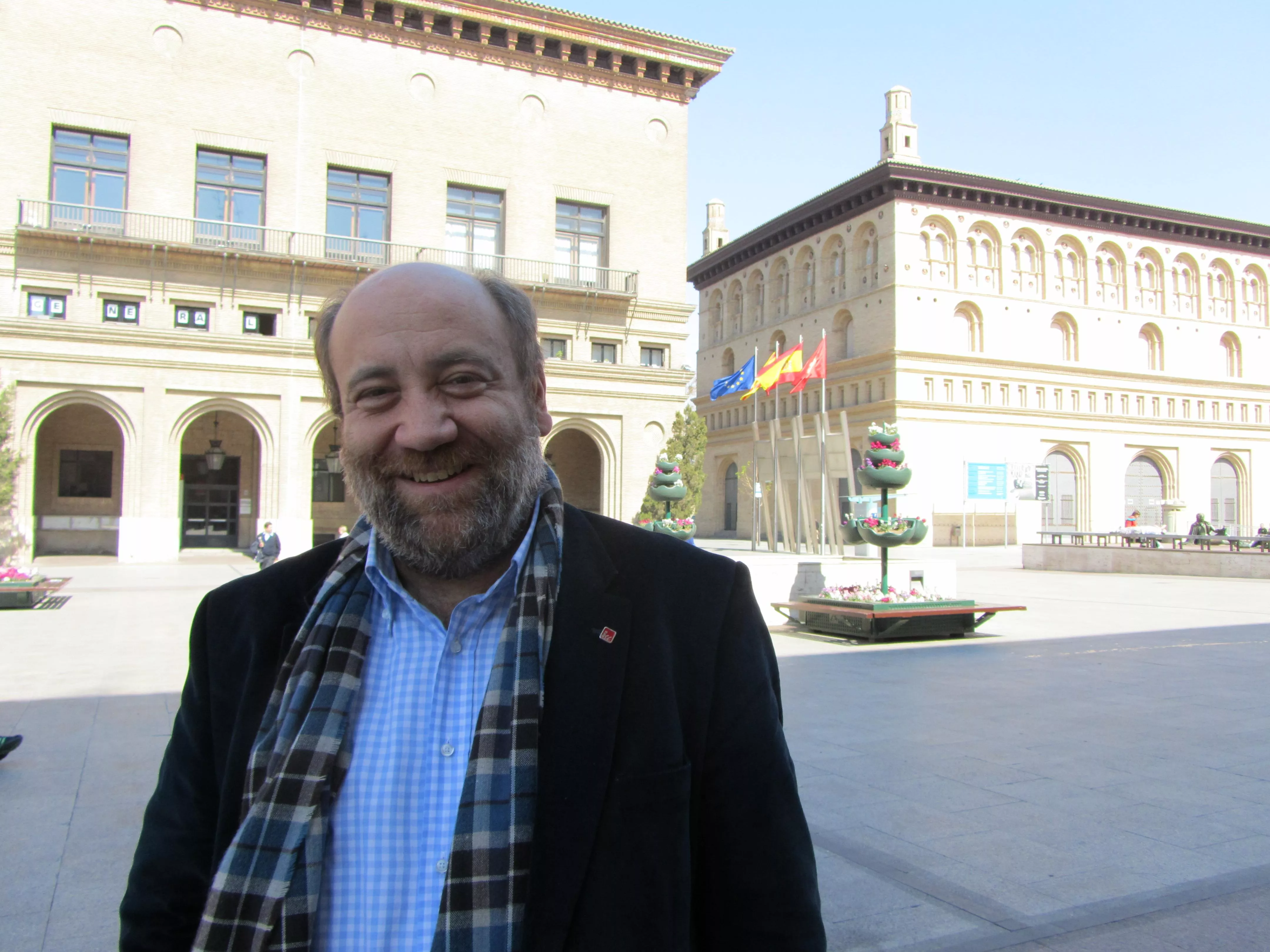 Los concejales de IU proponen vincular el destino de su paga extra a la del resto de los trabajadores