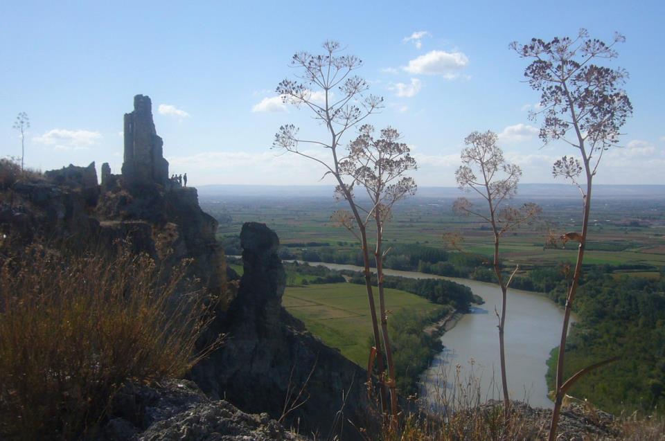 La Comarca de la Ribera Alta del Ebro brinda su apoyo a la creación de una ruta senderista en los Escarpes del Ebro y el Castellar