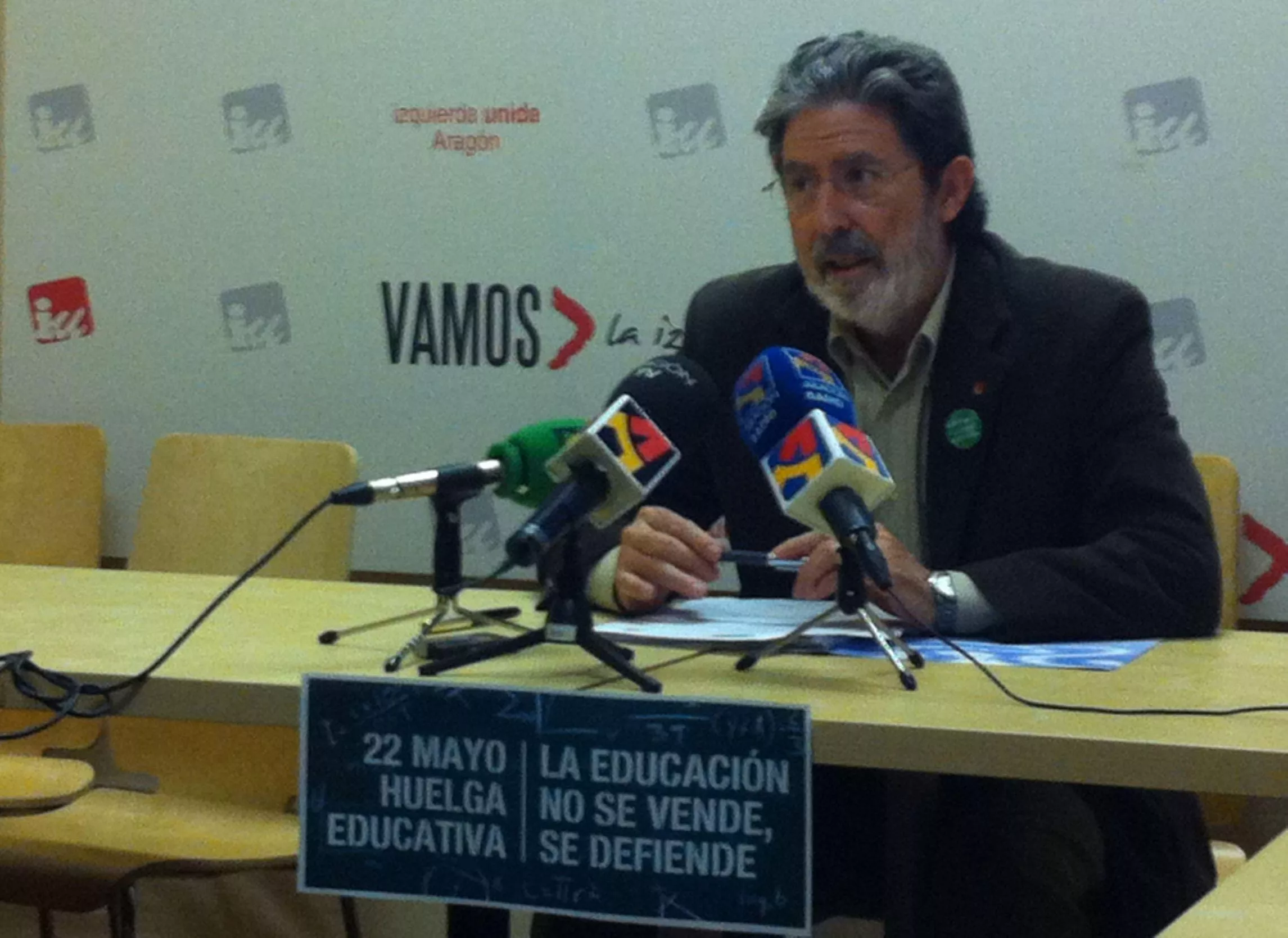 Barrena: “El Gobierno de Rudi recorta a la pública para dar fondos a la privada”