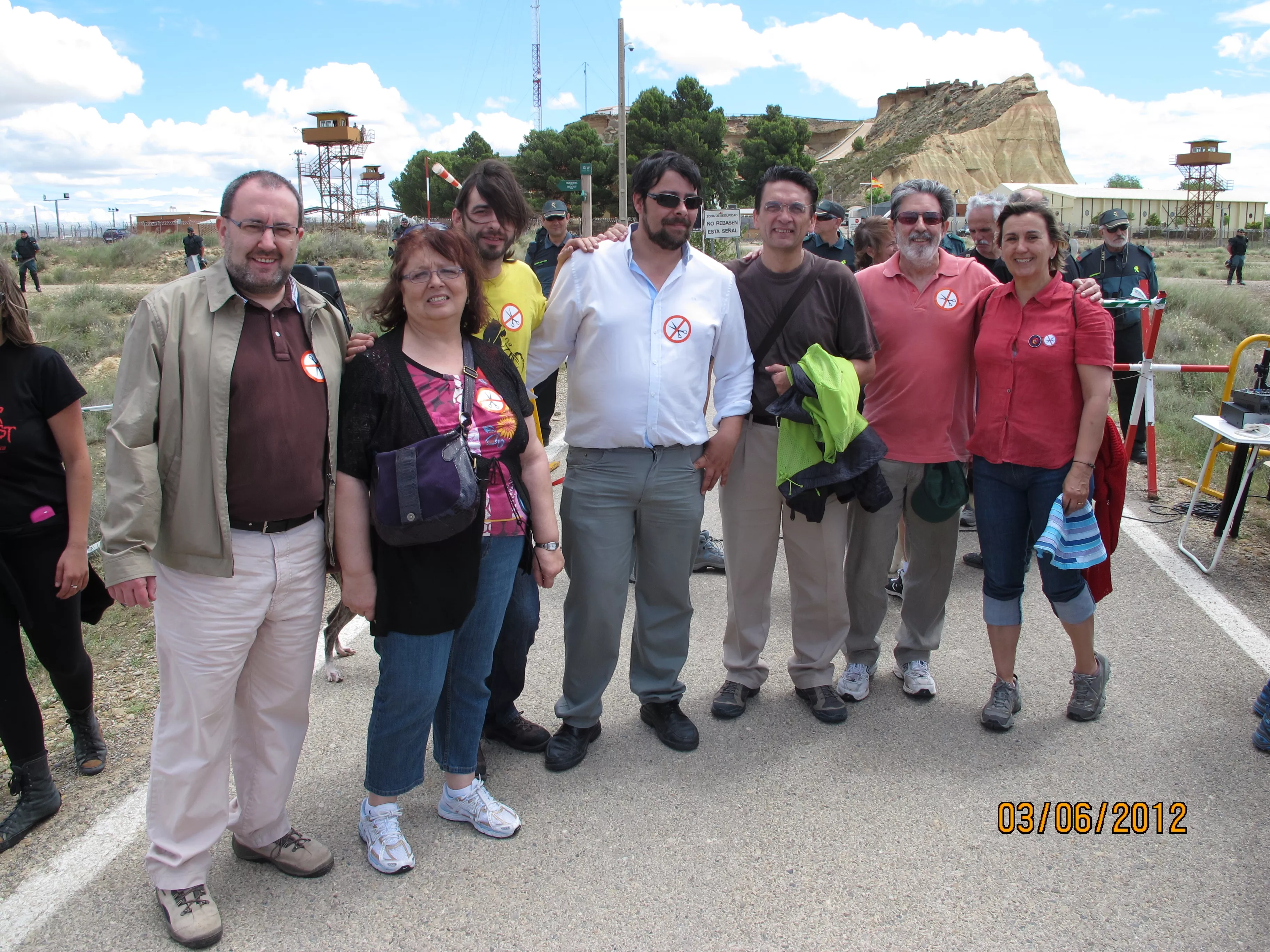 Participamos en la XXV Marcha que exige el desmantelamiento del polígono de tiro de las Bardenas