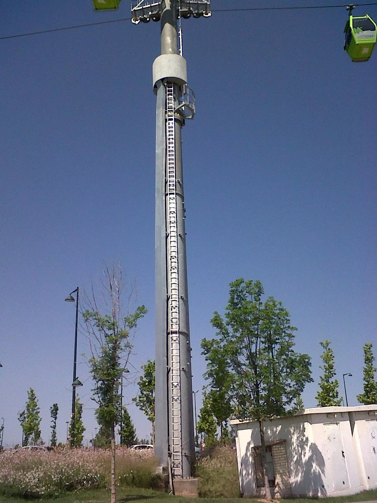 Exigimos a Aramón que incremente la seguridad en la telecabina de la Expo