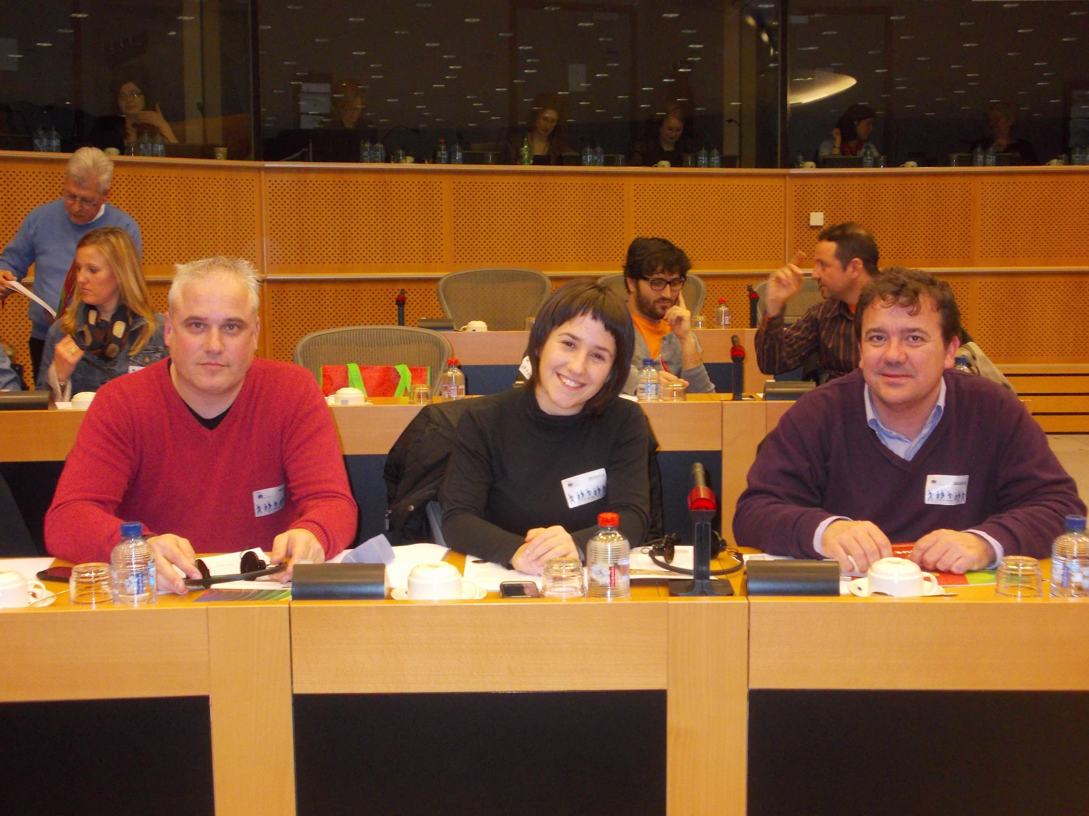 Una delegación de IU Aragón analiza en Bruselas las consecuencias de las políticas de austeridad