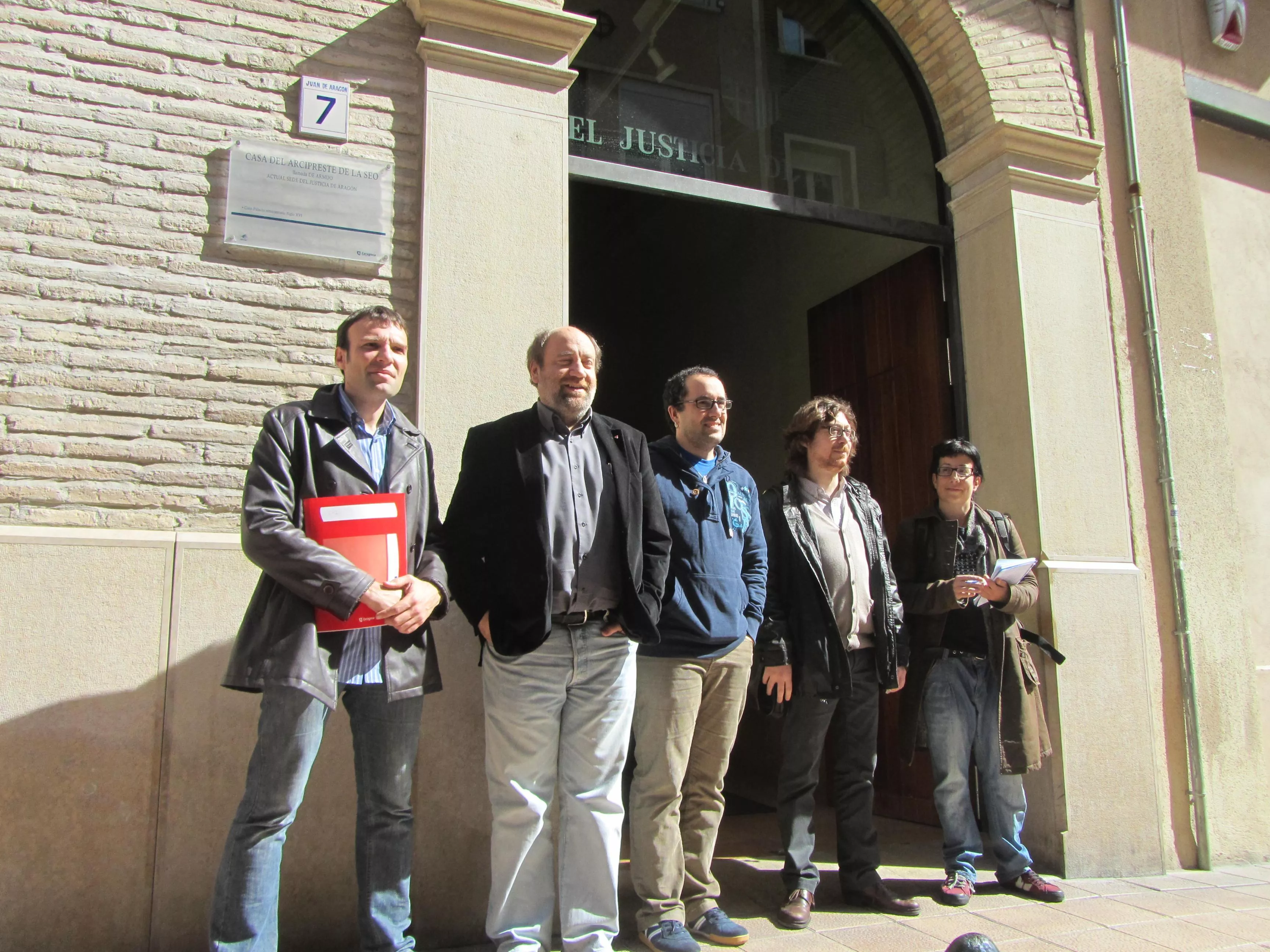 Coincidimos con el Justicia de Aragón en la necesidad de modificar el impuesto de plusvalía para no perjudicar a los desahuciados