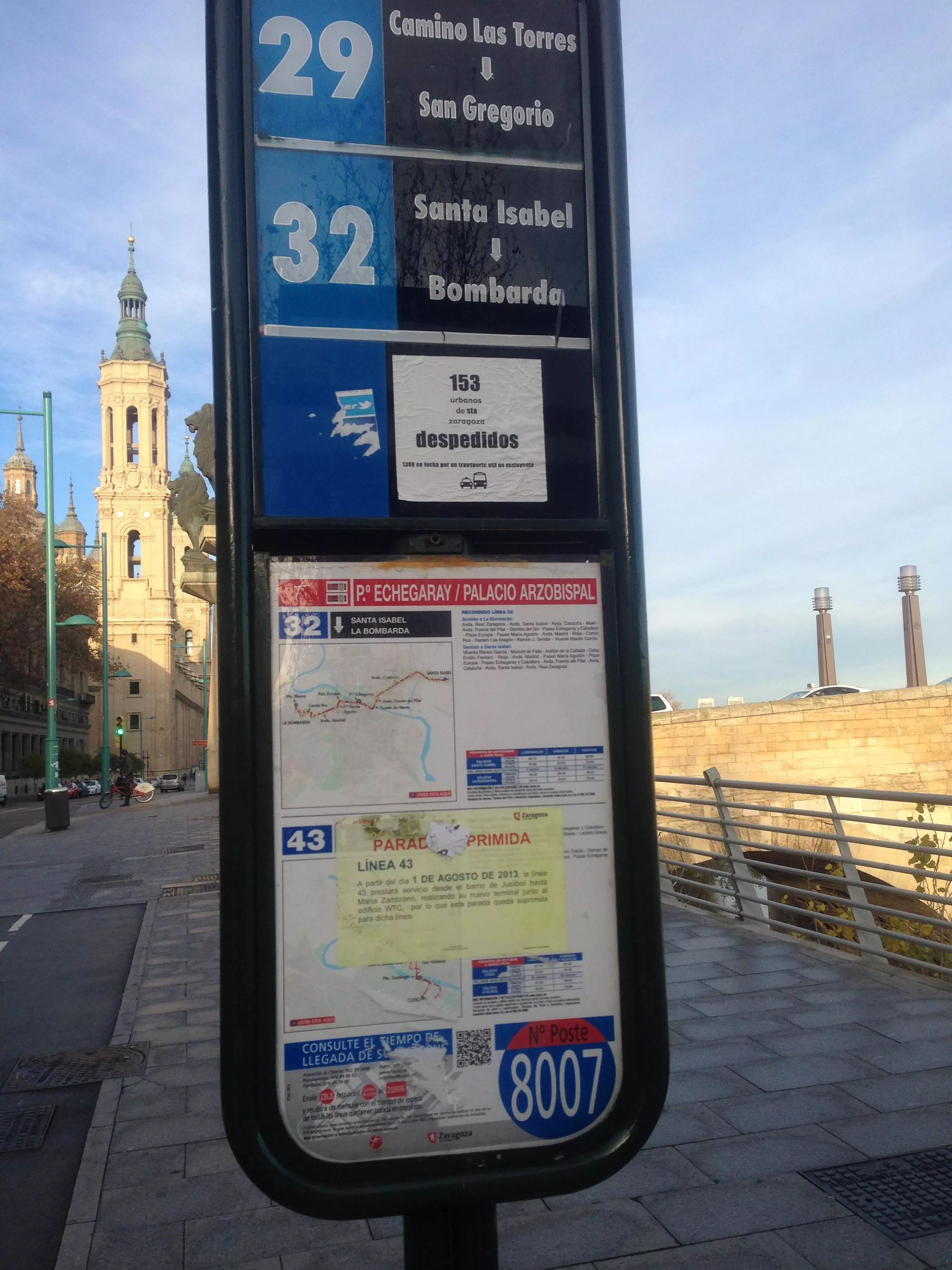 Reclamamos la revisión del servicio de información de los postes de autobús