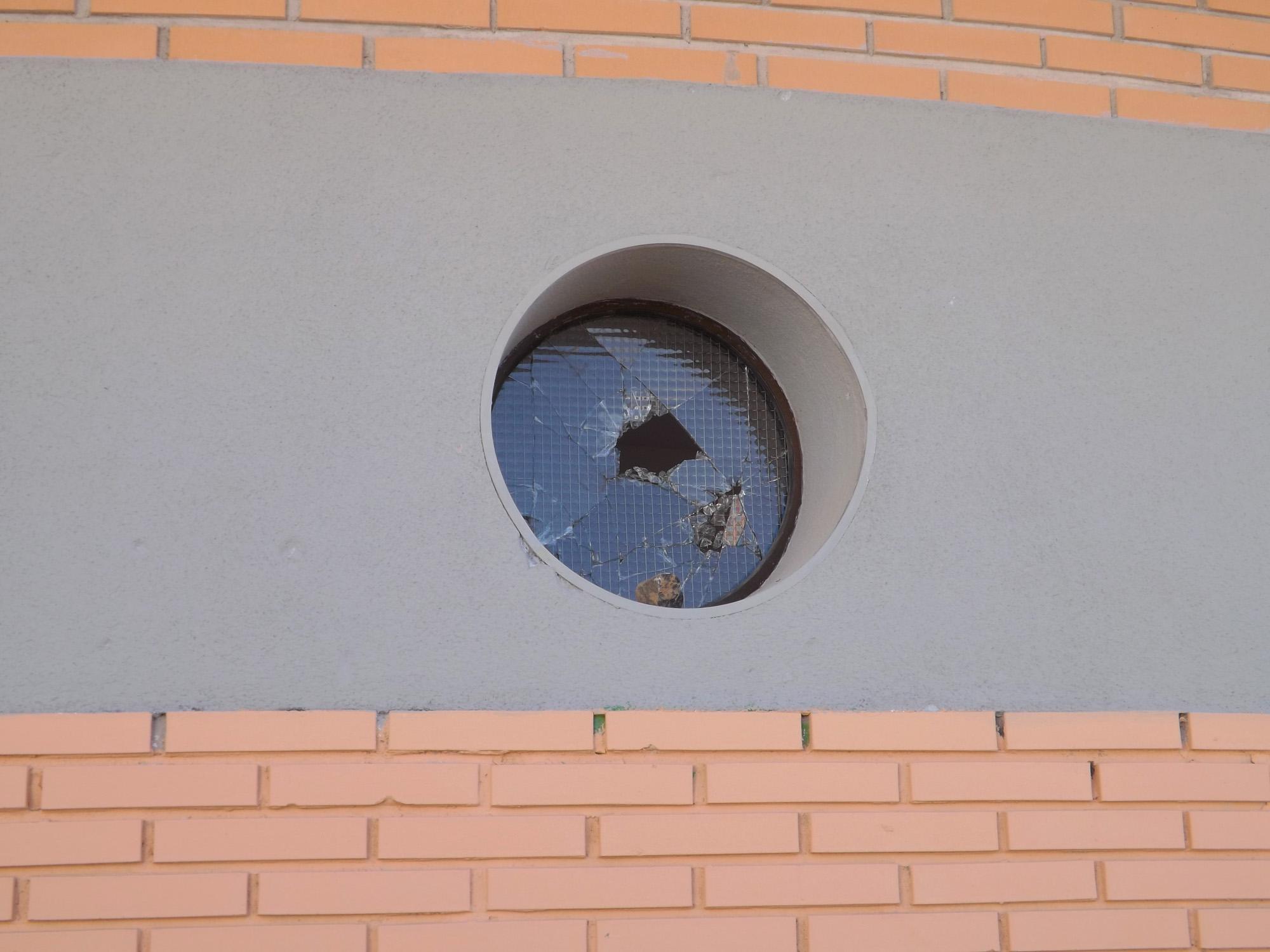 Solicitamos al Ayuntamiento de Fraga la reparación de desperfectos causados por actos vandálicos en el edificio circular del Sotet