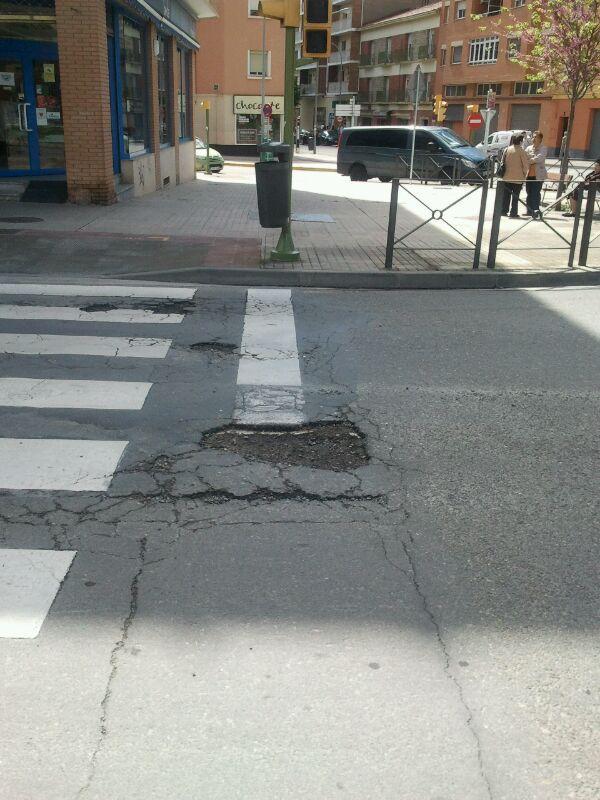 IU Huesca denuncia el estado de la Calle Obispo Pintado y reclama el mantenimiento regular de las calles de la ciudad