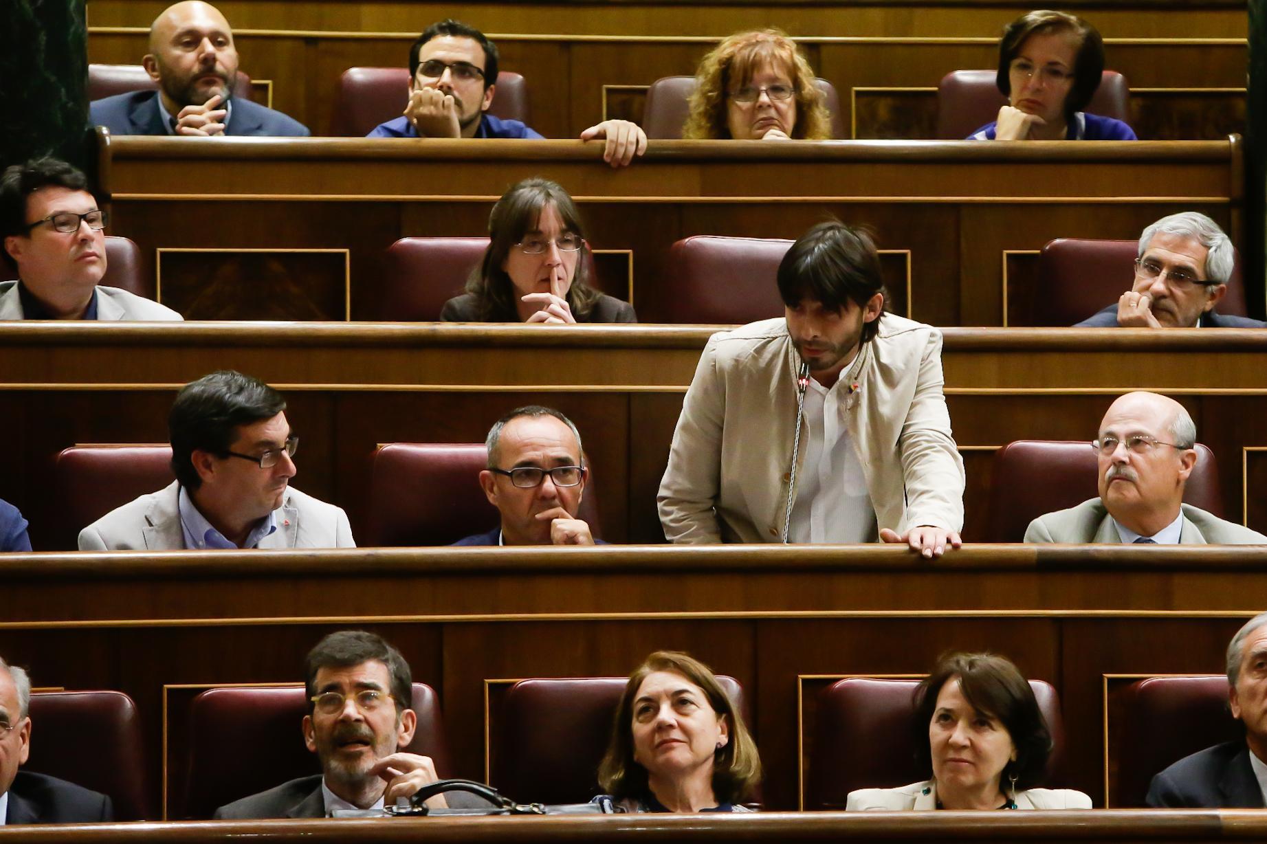 Álvaro Sanz Remón, nuevo diputado de la coalición de La Izquierda de Aragón y dirigente de IU Aragón, toma posesión de su escaño