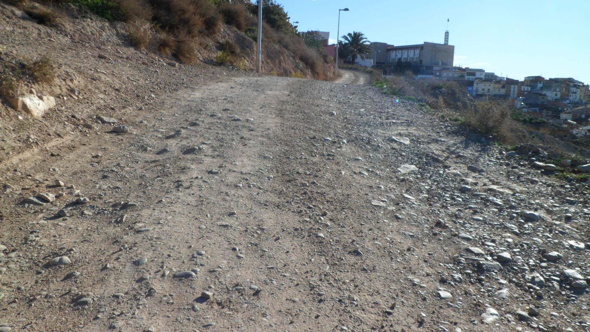 Registramos en el Ayuntamiento de Fraga firmas de vecinos pidiendo mejoras en calle Roqueta