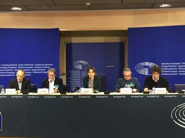 Barrena: «es la primera vez que la Comisión Europea aborda esta cuestión y ese era el paso fundamental para conseguir fondos europeos para afrontar la descontaminación de Sábiñánigo y de la cuenca del Río Gállego»