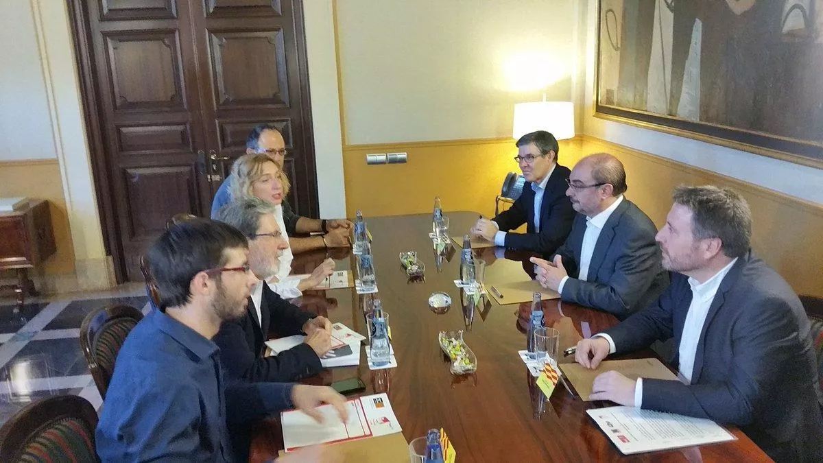 Tienen que pasar de las palabras a los hechos: Reunión con el Gobierno aragonés para evaluar el grado de cumplimiento de las 35 medidas que posibilitaron que Lambán fuese investido presidente
