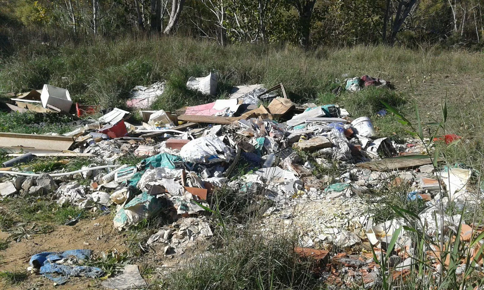 El Gobierno de Aragón abre un nuevo expediente por un vertedero ilegal localizado en el término municipal de Fraga
