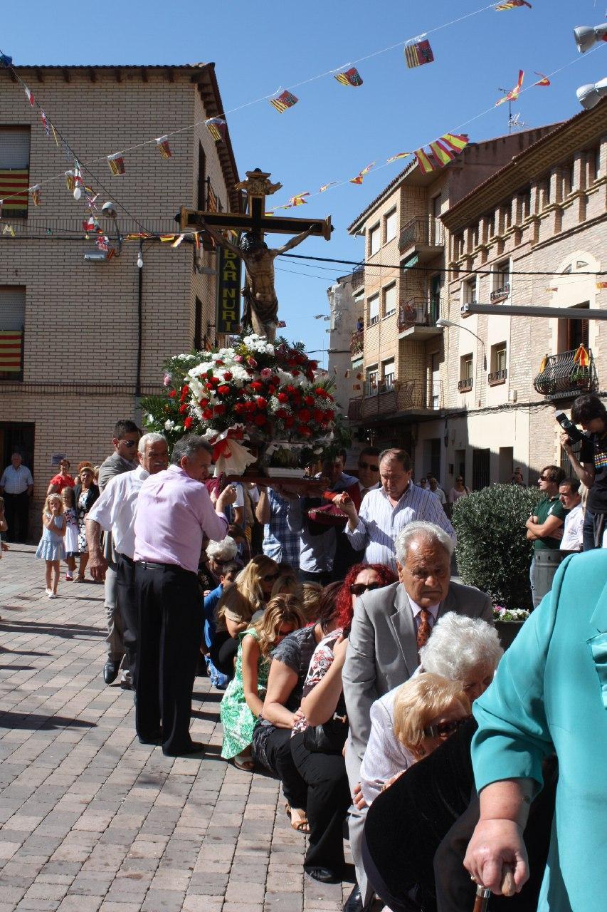 Instamos al Ayuntamiento de Cadrete a no organizar ni financiar la procesión del Santo Cristo en la que se interpreta el himno nacional