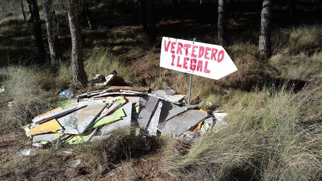 Denunciamos ante el Seprona varios vertederos ilegales en el término municipal de Fraga