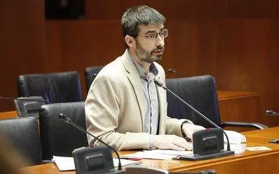Sanz: “Las palabras del presidente son muy preocupantes en lo referente al compromiso de reducir las ratios recogido en la estrategia par la recuperación de Aragón”