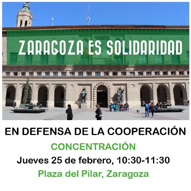 Concentración en defensa de la cooperación