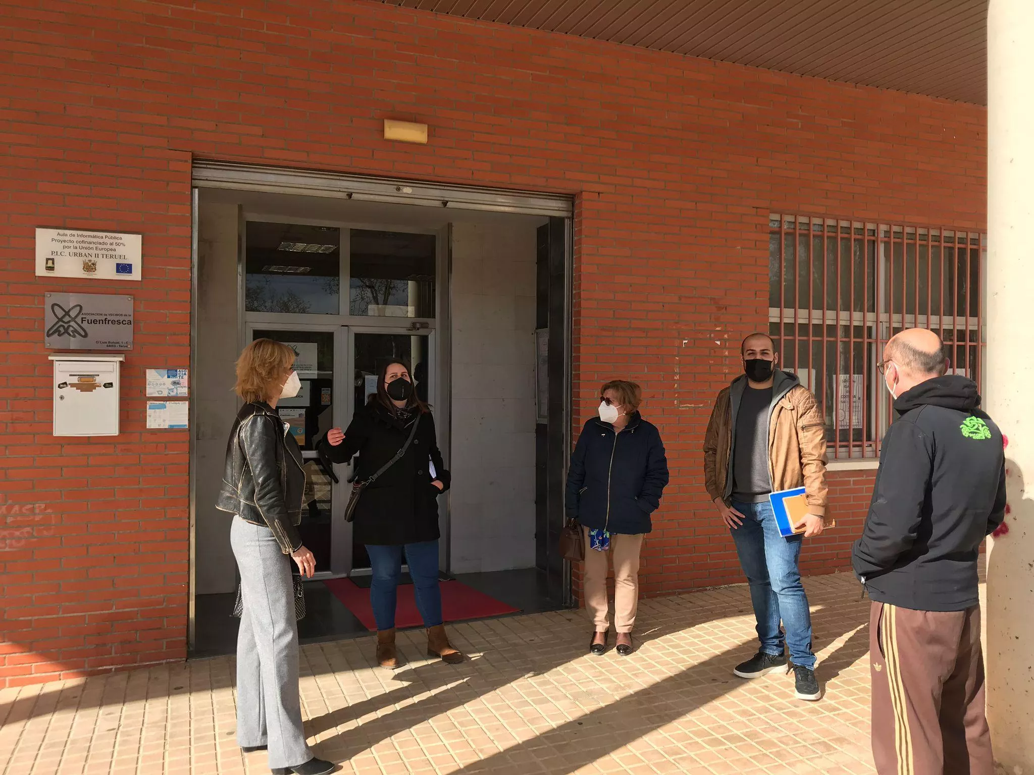 Vecinos de la Asociación de la Fuenfresca junto a Nicolás López