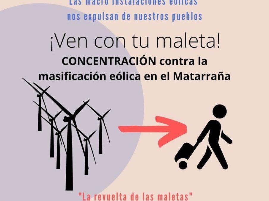 Concentración contra la masificación eólica en el Matarraña