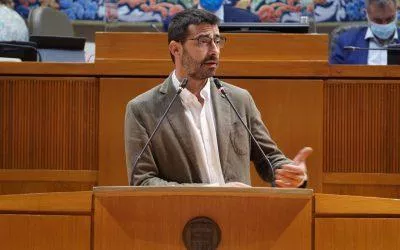 Llevamos a las Cortes una PNL para exigir condiciones laborales dignas para las auxiliares en centros educativos