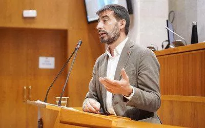 Las Cortes apoyan nuestra propuesta para que se terminen los problemas de adaptación que sufre el profesorado interino con discapacidad