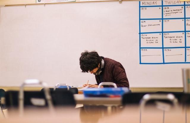 Exigimos a Educación que intervenga ante el abandono del  IES Tubalcaín de Tarazona