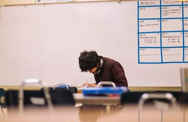 Exigimos a Educación que intervenga ante el abandono del IES Tubalcaín de Tarazona