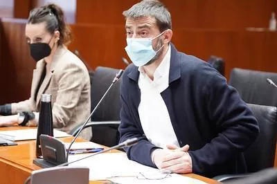 Las Cortes apoyan nuestra iniciativa para revertir la segregación y discriminación escolar que representa la existencia de centros en desventaja