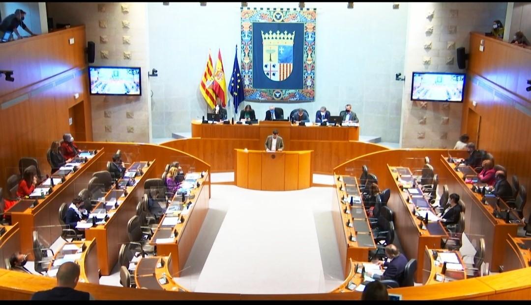 Las Cortes de Aragón instan al cuatripartito a garantizar el cumplimiento de los pagos en el tejido empresarial y controlar la morosidad que estrangula a pymes y autónomos