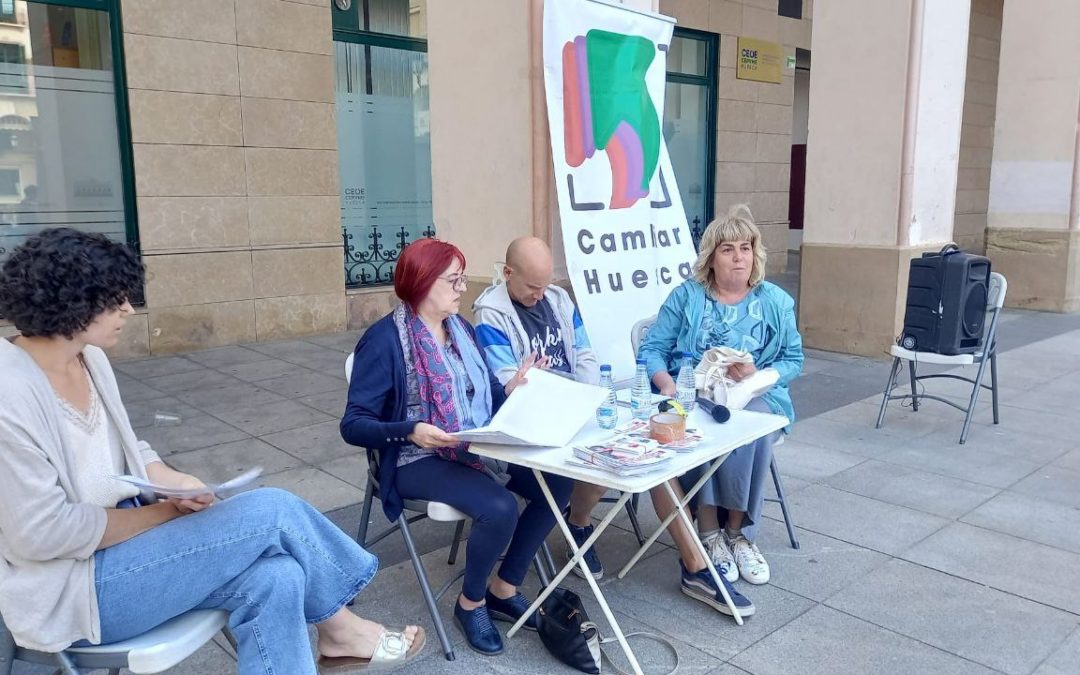 ELECCIONES 2023 / Cambiar Huesca aborda los conflictos laborales en un acto junto a personal municipal y del sector de Limpieza