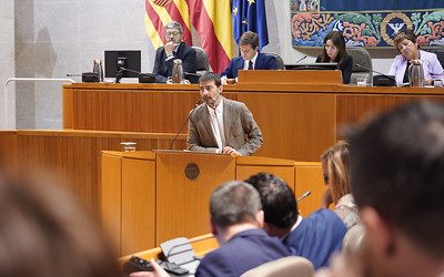 Criticamos que externalizar servicios públicos sea el mantra que rige la gestión del Gobierno de Azcón