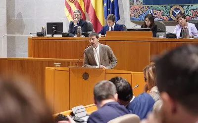 Sanz: “Azcón usa La Romareda para ocultar su fracaso y, además, pretende que las y los aragoneses carguen con él”