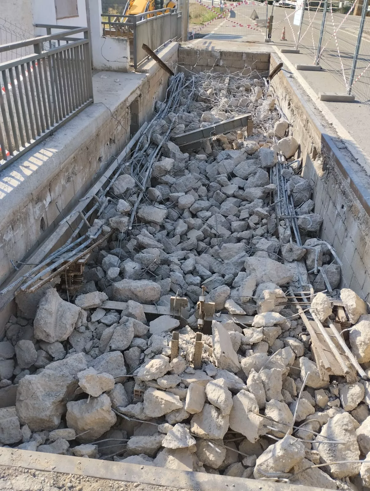 Báscula destruida en Manchones