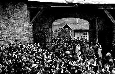 Izquierda Unida recuerda y rinde homenaje a quienes fueron deportados/as a los campos de exterminio nazis