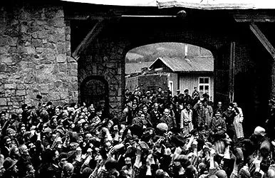 Izquierda Unida recuerda y rinde homenaje a quienes fueron deportados/as a los campos de exterminio nazis