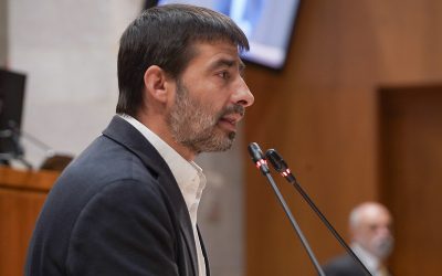 Sanz acusa a Azcón de prepotente  y achaca la reestructuración del gobierno a problemas dentro del PP
