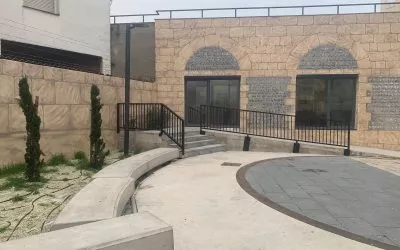 Cambiar Monzón solicita la apertura inmediata del acceso entre el hogar de personas mayores y la plaza de la Ceca