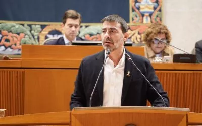 Sanz: “No nos invite a pantomimas de este calibre. Menos PowerPoint y más techo de gasto, señor Azcón”