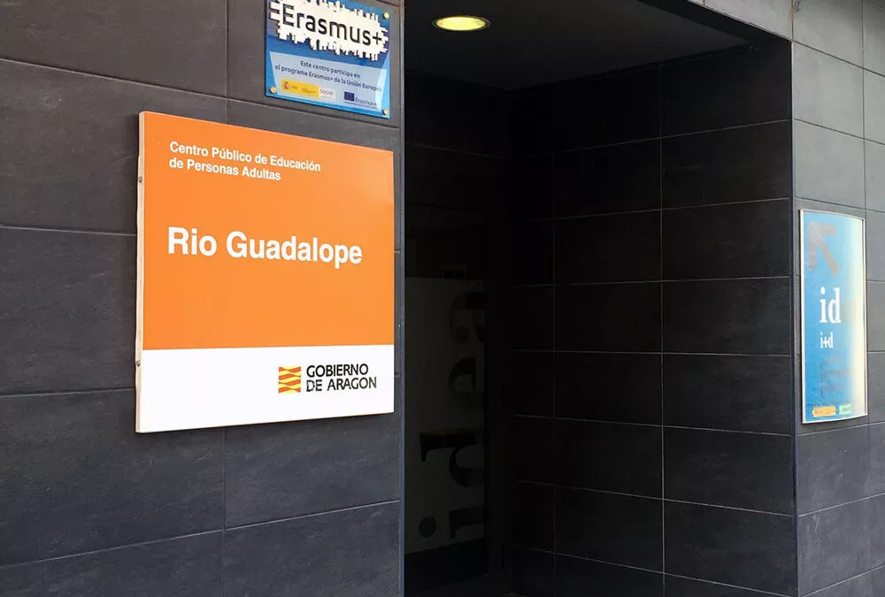 Izquierda Unida Alcañiz denuncia que cerca de 500 personas siguen sin saber dónde podrán comenzar el curso de la Escuela de Adultos